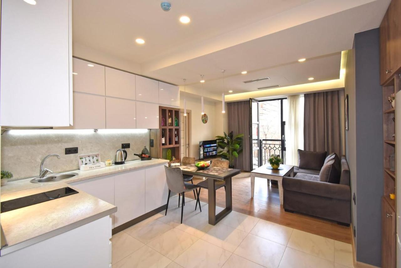 Home4You City Center Apartments Erywań Zewnętrze zdjęcie