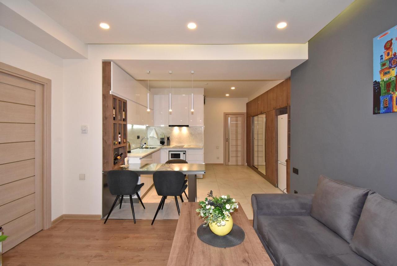 Home4You City Center Apartments Erywań Zewnętrze zdjęcie